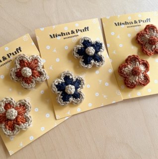 <img class='new_mark_img1' src='https://img.shop-pro.jp/img/new/icons14.gif' style='border:none;display:inline;margin:0px;padding:0px;width:auto;' />Misha and Puff Medium Flower Clip Set