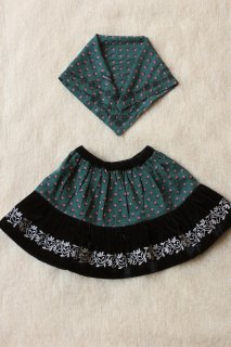 <img class='new_mark_img1' src='https://img.shop-pro.jp/img/new/icons14.gif' style='border:none;display:inline;margin:0px;padding:0px;width:auto;' />Bonjour Skirt and Scarf - Provencal print
