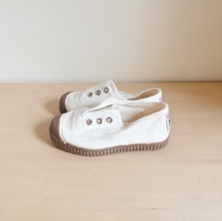 <img class='new_mark_img1' src='https://img.shop-pro.jp/img/new/icons14.gif' style='border:none;display:inline;margin:0px;padding:0px;width:auto;' />Cienta - SlipOn Deck Sneaker / Blanc