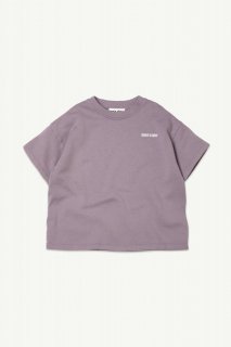 <img class='new_mark_img1' src='https://img.shop-pro.jp/img/new/icons14.gif' style='border:none;display:inline;margin:0px;padding:0px;width:auto;' />Main Story Sweat Tee / Elderberry