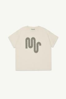 <img class='new_mark_img1' src='https://img.shop-pro.jp/img/new/icons14.gif' style='border:none;display:inline;margin:0px;padding:0px;width:auto;' />Main Story Oversized Tee / White