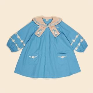 <img class='new_mark_img1' src='https://img.shop-pro.jp/img/new/icons14.gif' style='border:none;display:inline;margin:0px;padding:0px;width:auto;' />Apolina Maggie Sailor Dress - Nordic Blue