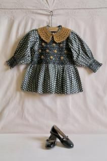 <img class='new_mark_img1' src='https://img.shop-pro.jp/img/new/icons14.gif' style='border:none;display:inline;margin:0px;padding:0px;width:auto;' />Bonjour Handsmock blouse with crochet collar provencal print
