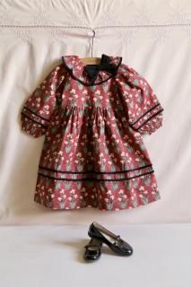 <img class='new_mark_img1' src='https://img.shop-pro.jp/img/new/icons14.gif' style='border:none;display:inline;margin:0px;padding:0px;width:auto;' />Bonjour Dress iris print