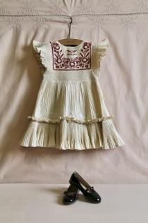 <img class='new_mark_img1' src='https://img.shop-pro.jp/img/new/icons14.gif' style='border:none;display:inline;margin:0px;padding:0px;width:auto;' />Bonjour Dress pleated ivory taffetas