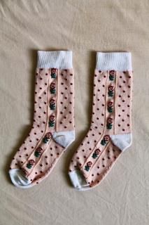 <img class='new_mark_img1' src='https://img.shop-pro.jp/img/new/icons14.gif' style='border:none;display:inline;margin:0px;padding:0px;width:auto;' />Bonjour Dots/flowers socks pink