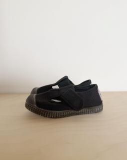 <img class='new_mark_img1' src='https://img.shop-pro.jp/img/new/icons14.gif' style='border:none;display:inline;margin:0px;padding:0px;width:auto;' />Cienta T-strap Sneaker - Dyed Negro