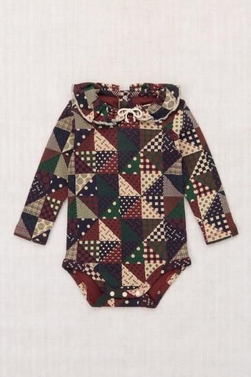 <img class='new_mark_img1' src='https://img.shop-pro.jp/img/new/icons14.gif' style='border:none;display:inline;margin:0px;padding:0px;width:auto;' />Misha and Puff Baby Pattie Onesie - Madder Root Patchwork