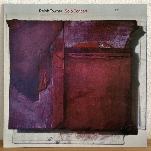 <img class='new_mark_img1' src='https://img.shop-pro.jp/img/new/icons6.gif' style='border:none;display:inline;margin:0px;padding:0px;width:auto;' />Ralph Towner / Solo Concert (LP)