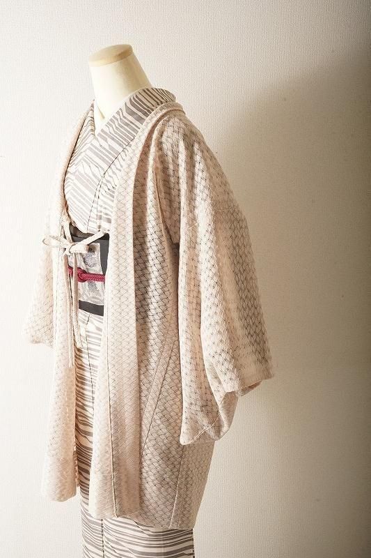 <img class='new_mark_img1' src='https://img.shop-pro.jp/img/new/icons3.gif' style='border:none;display:inline;margin:0px;padding:0px;width:auto;' />【予約販売】Mothe<br/>レース編み羽織<br/> ノーブルベージュ