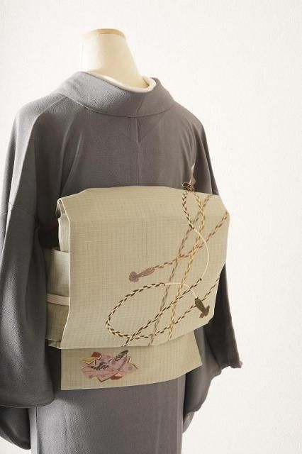 粋を纏う江戸小紋 ― 染め疋田の細やかな趣 ✧ 特選名古屋帯で格上げフルセット 銀座【H-0779】絞り染め 名古屋帯 桧皮色 疋田の横段に花文