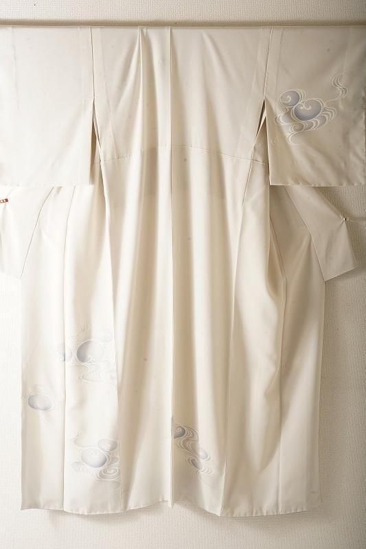 <img class='new_mark_img1' src='https://img.shop-pro.jp/img/new/icons14.gif' style='border:none;display:inline;margin:0px;padding:0px;width:auto;' />BANKAN<br>絹鼠色に観世水の付け下げ