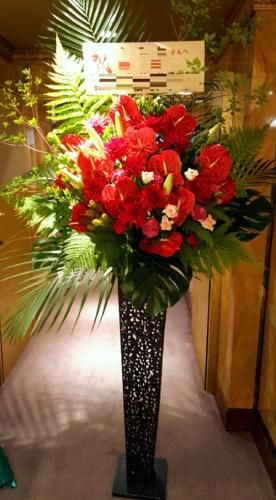 銀座のクラブへお届けしたお誕生日用のスタンド花 アイアンスタンド 銀座のクラブへお届けしたお誕生日用のスタンド花 アイアンスタンド
