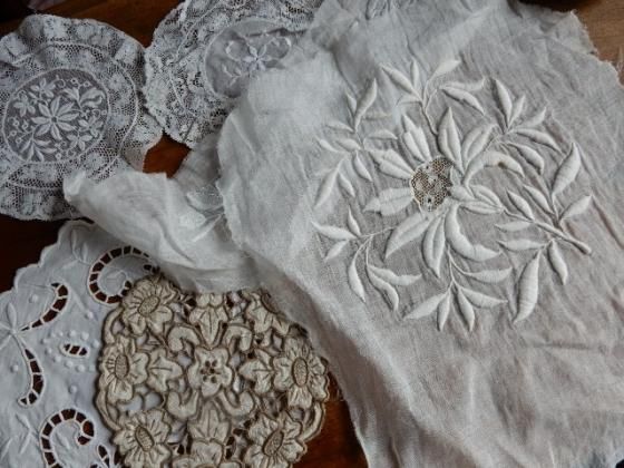 Lt086 白刺繍とドイリーのセット Antique Petitsimon France Lt086 白刺繍とドイリーのセット Antique Petitsimon France