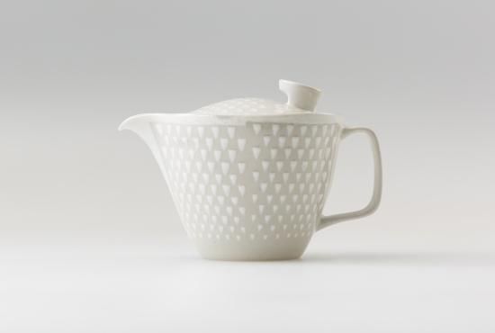 Pヘリンボーン 六寸丸皿 ホワイト | 波佐見焼のOEM オンライン