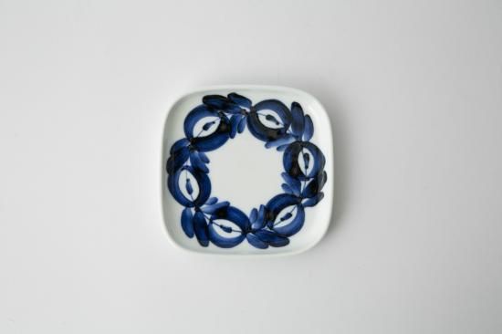 工房いろは　プレート 廻り花 | 波佐見焼のOEM オンラインショップ｜アイユー（aiyu）