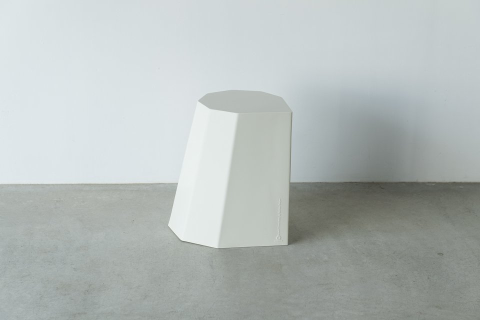 Arnold Circus Stool（white ivory）／Martino Gamper