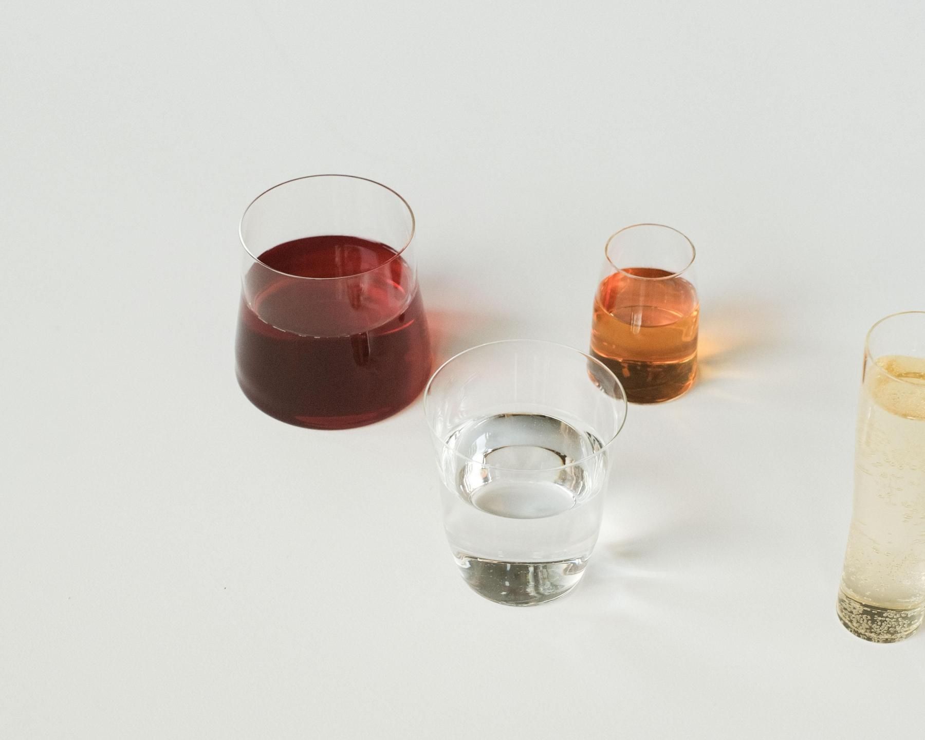 III water [ glass line ]／Aldo Bakker