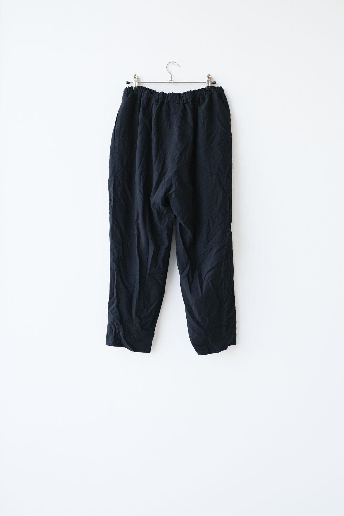 ポリエステルライトタフタ・高温高圧製品染め テーパードパンツ