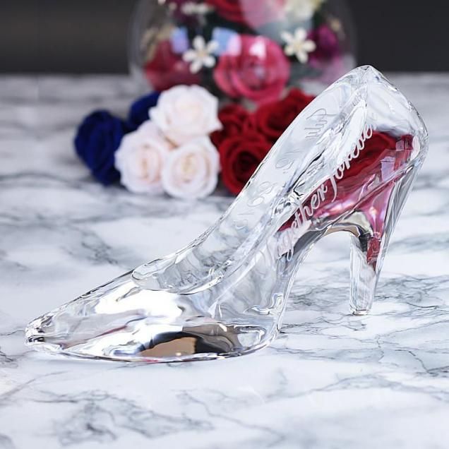 ガラスの靴 シンデレラ クリスタルガラスの靴 | シンデレラ - クリスタルトロフィー・ガラス