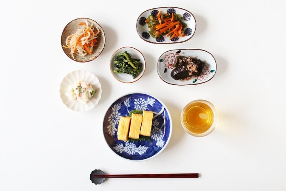 樋山真弓/染付菊/5寸皿（直径15cm） - BOWKNOT