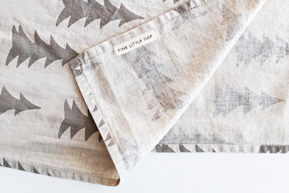 【廃盤】Fine Little Day/モミの木/テーブルクロス(グレージュ)
