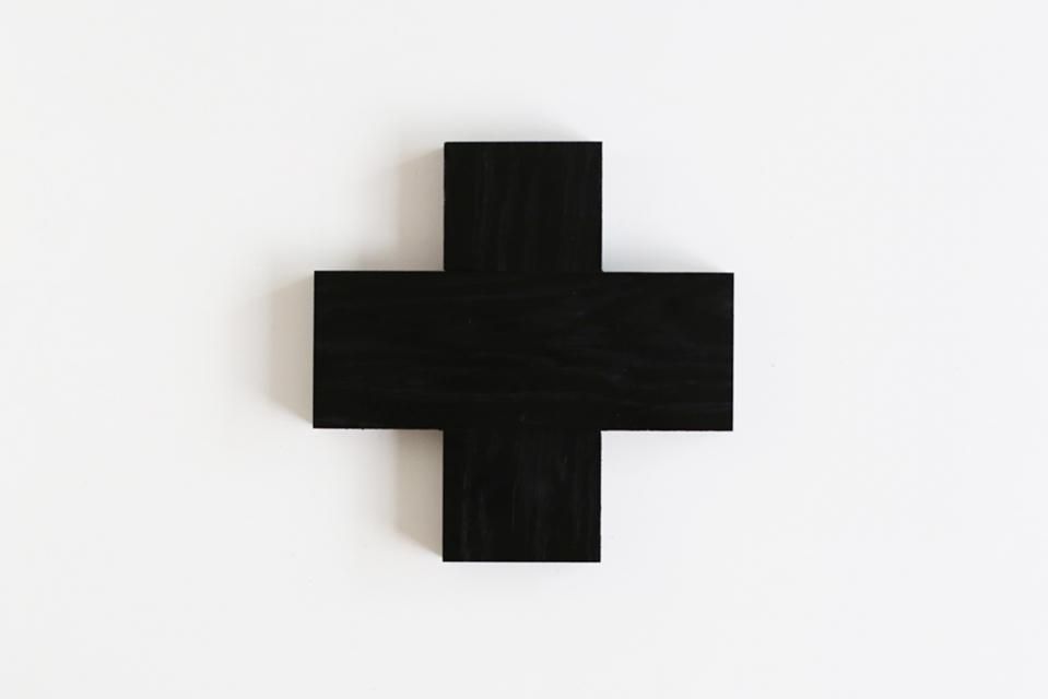 <img class='new_mark_img1' src='https://img.shop-pro.jp/img/new/icons6.gif' style='border:none;display:inline;margin:0px;padding:0px;width:auto;' />【廃盤】Larsson Tra/プラストリベット/鍋敷き(ブラック)