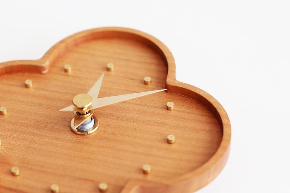 YARN/四つ葉の小さな壁掛け時計（さくら） - BOWKNOT