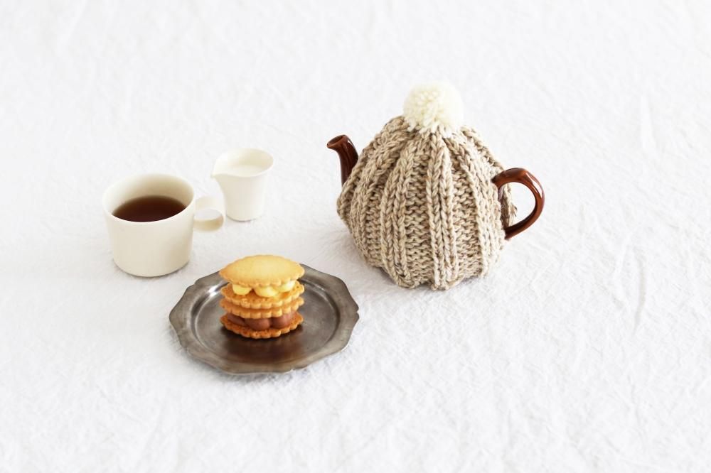 <img class='new_mark_img1' src='https://img.shop-pro.jp/img/new/icons20.gif' style='border:none;display:inline;margin:0px;padding:0px;width:auto;' />【取り扱い終了】Highland2000/2カップ用/ゴム編みのティーコージー(ベージュ)