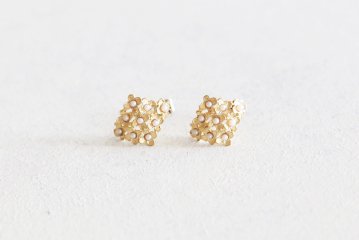 Ouca/小花パール（ピアス）