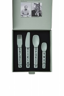 <img class='new_mark_img1' src='https://img.shop-pro.jp/img/new/icons38.gif' style='border:none;display:inline;margin:0px;padding:0px;width:auto;' />【40%OFF】DESIGN LETTERS「Kids Cutlery Green」