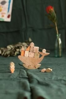 <img class='new_mark_img1' src='https://img.shop-pro.jp/img/new/icons14.gif' style='border:none;display:inline;margin:0px;padding:0px;width:auto;' />babaiWOODEN BALANCING GAME "Stories From The Sea Color"