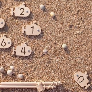 <img class='new_mark_img1' src='https://img.shop-pro.jp/img/new/icons14.gif' style='border:none;display:inline;margin:0px;padding:0px;width:auto;' />babaiWOODEN FISHING GAME SET for learning of numbers "Brave Submarines"