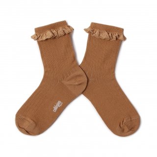 <img class='new_mark_img1' src='https://img.shop-pro.jp/img/new/icons14.gif' style='border:none;display:inline;margin:0px;padding:0px;width:auto;' />Collegien「Pauline Lightweight Ribbed Summer Socks With Broderie Anglaise Trim - Caramel」