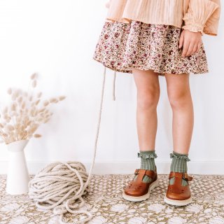 <img class='new_mark_img1' src='https://img.shop-pro.jp/img/new/icons14.gif' style='border:none;display:inline;margin:0px;padding:0px;width:auto;' />Collegien「Pauline Lightweight Ribbed Summer Socks With Broderie Anglaise Trim - Sauge」