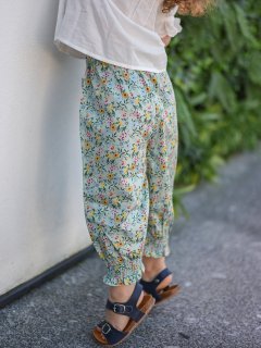 <img class='new_mark_img1' src='https://img.shop-pro.jp/img/new/icons14.gif' style='border:none;display:inline;margin:0px;padding:0px;width:auto;' />HAPPYOLOGY「Vannes Trousers (Lucy's Gardenhouse)」2022-SS Drop1