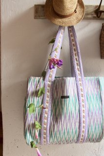 <img class='new_mark_img1' src='https://img.shop-pro.jp/img/new/icons14.gif' style='border:none;display:inline;margin:0px;padding:0px;width:auto;' />BONJOUR DIARY 「Market bag quilted (Ikat)」2022-SS