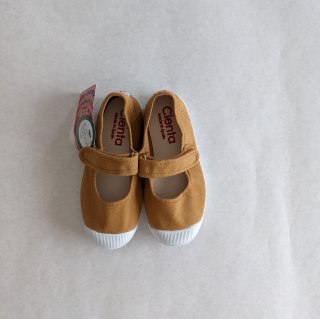<img class='new_mark_img1' src='https://img.shop-pro.jp/img/new/icons14.gif' style='border:none;display:inline;margin:0px;padding:0px;width:auto;' />CientaVelcro One Strap Shoes (Mustard)