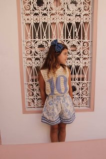 <img class='new_mark_img1' src='https://img.shop-pro.jp/img/new/icons14.gif' style='border:none;display:inline;margin:0px;padding:0px;width:auto;' />BONJOUR DIARY Skirt Short + Hair Clip (Blue Tapestry Print)2024-SS