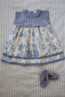 <img class='new_mark_img1' src='https://img.shop-pro.jp/img/new/icons14.gif' style='border:none;display:inline;margin:0px;padding:0px;width:auto;' />BONJOUR DIARY Pia Dress (Blue Tapestry Print)2024-SS