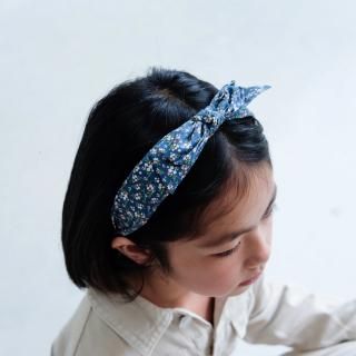 <img class='new_mark_img1' src='https://img.shop-pro.jp/img/new/icons14.gif' style='border:none;display:inline;margin:0px;padding:0px;width:auto;' />MIMI & LULAFloral Edie Bow Alice - Teal