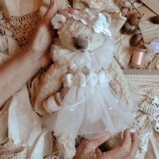 <img class='new_mark_img1' src='https://img.shop-pro.jp/img/new/icons14.gif' style='border:none;display:inline;margin:0px;padding:0px;width:auto;' />Prim DollsAgnes Princess White Bear