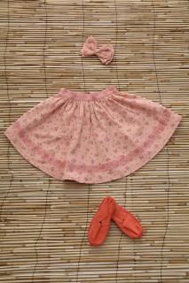 <img class='new_mark_img1' src='https://img.shop-pro.jp/img/new/icons14.gif' style='border:none;display:inline;margin:0px;padding:0px;width:auto;' />BONJOUR DIARY Skirt + Hairclip (Rosa Bloom Print - Denim)2025-SS