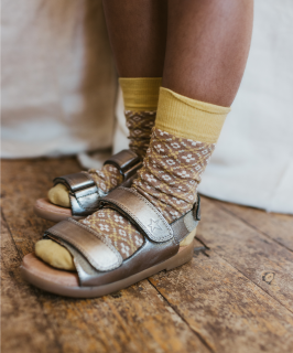 <img class='new_mark_img1' src='https://img.shop-pro.jp/img/new/icons14.gif' style='border:none;display:inline;margin:0px;padding:0px;width:auto;' />MABLI Petal Short Socks (Portobello)2025-SS Drop1