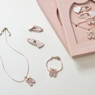 <img class='new_mark_img1' src='https://img.shop-pro.jp/img/new/icons14.gif' style='border:none;display:inline;margin:0px;padding:0px;width:auto;' />RockahulaBallet Hair & Jewellery Set Pink