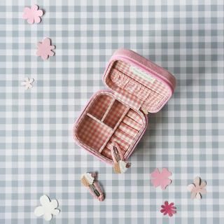 <img class='new_mark_img1' src='https://img.shop-pro.jp/img/new/icons14.gif' style='border:none;display:inline;margin:0px;padding:0px;width:auto;' />RockahulaSweet Strawberry Square Jewellery Box Pink