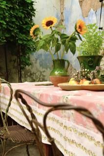 <img class='new_mark_img1' src='https://img.shop-pro.jp/img/new/icons14.gif' style='border:none;display:inline;margin:0px;padding:0px;width:auto;' />BONJOUR DIARY Table Cloth With Border (Marguerite Print)2025-SS Drop2