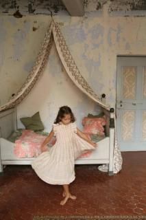 <img class='new_mark_img1' src='https://img.shop-pro.jp/img/new/icons14.gif' style='border:none;display:inline;margin:0px;padding:0px;width:auto;' />BONJOUR DIARY Ibiza dress (Farandole Flowers Print)2025-SS Drop2