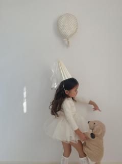<img class='new_mark_img1' src='https://img.shop-pro.jp/img/new/icons14.gif' style='border:none;display:inline;margin:0px;padding:0px;width:auto;' />uroco worksWhite Party Hat 