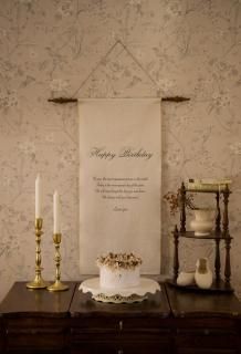 <img class='new_mark_img1' src='https://img.shop-pro.jp/img/new/icons14.gif' style='border:none;display:inline;margin:0px;padding:0px;width:auto;' />uroco worksHappy Birthday Tapestry 